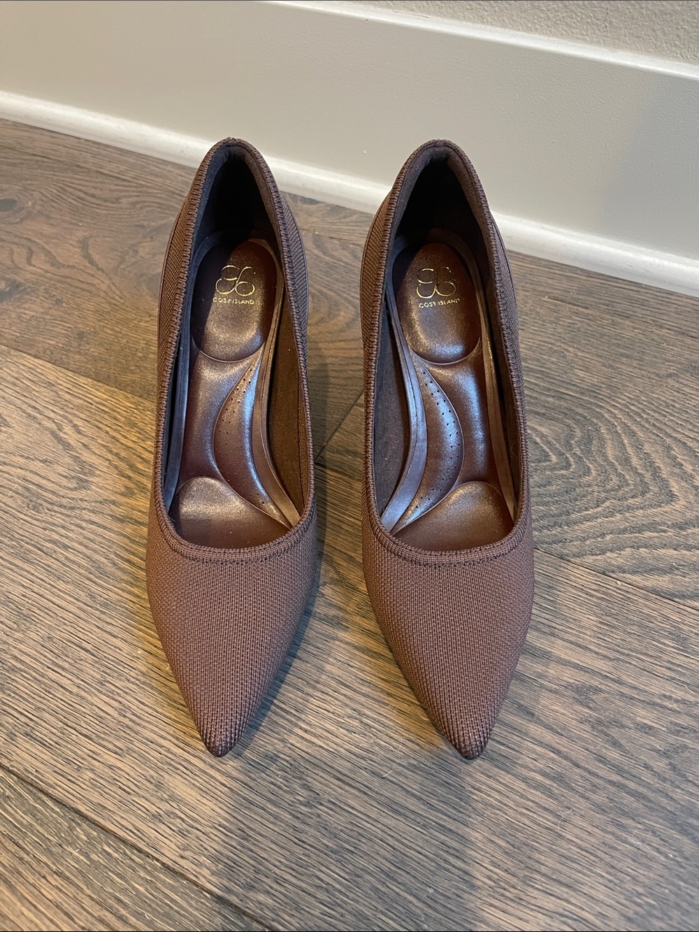 Cosy Island - SerpentChic Pointed Toe Heeled Pump - Coffee